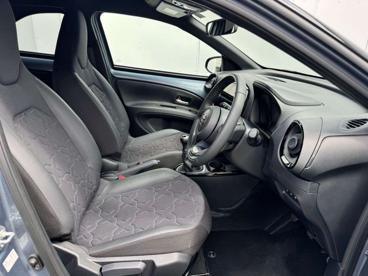 2024 TOYOTA AYGO X 2024 TOYOTA AYGO X