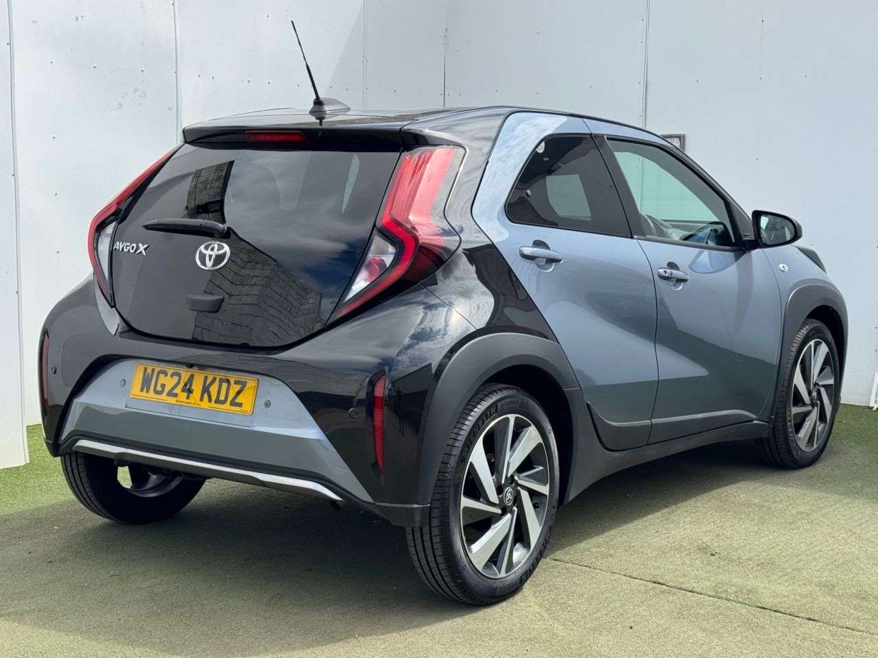 A 2024 TOYOTA AYGO X 1.0 VVT-i Exclusive Hatchback 5dr Petrol Manual Euro 6 (s/s) (72 ps) A 2024 TOYOTA AYGO X 1.0 VVT-i Exclusive Hatchback 5dr Petrol Manual Euro 6 (s/s) (72 ps)