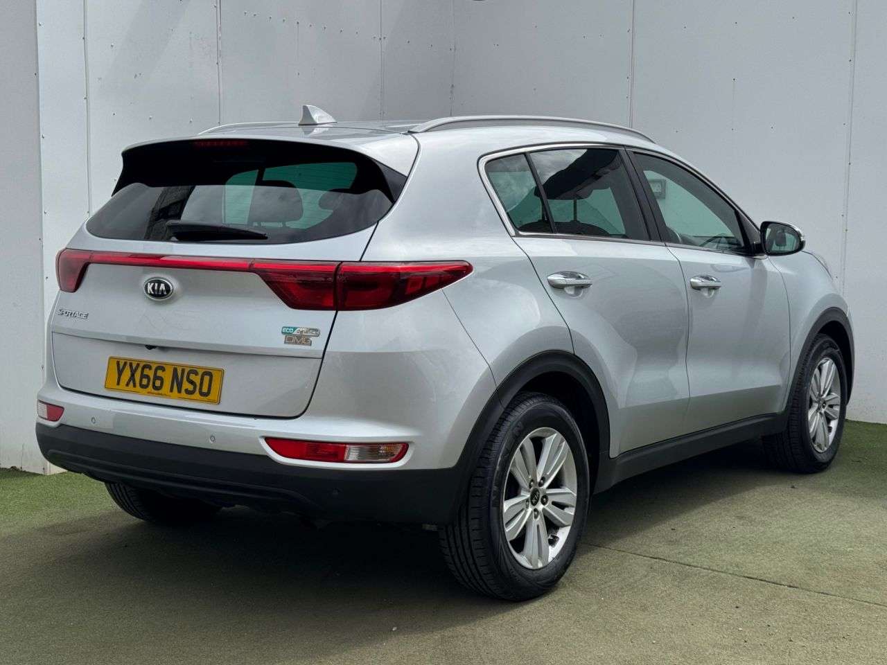A 2016 KIA SPORTAGE 1.7 CRDi 2 SUV 5dr Diesel Manual Euro 6 (s/s) (114 bhp) A 2016 KIA SPORTAGE 1.7 CRDi 2 SUV 5dr Diesel Manual Euro 6 (s/s) (114 bhp)