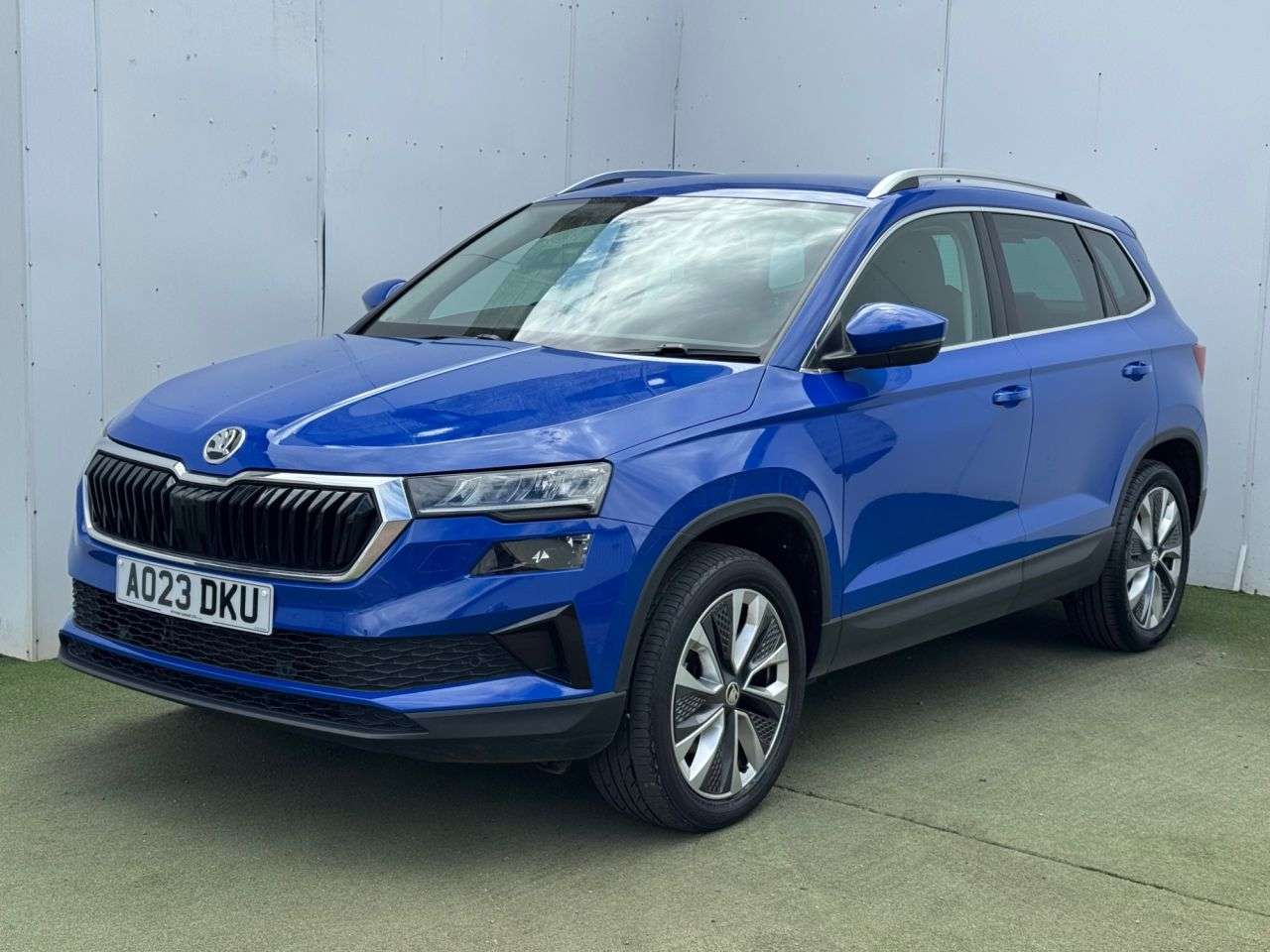 A 2023 SKODA KAROQ 2.0 TDI SE L SUV 5dr Diesel DSG 4WD Euro 6 (s/s) (150 ps) A 2023 SKODA KAROQ 2.0 TDI SE L SUV 5dr Diesel DSG 4WD Euro 6 (s/s) (150 ps)