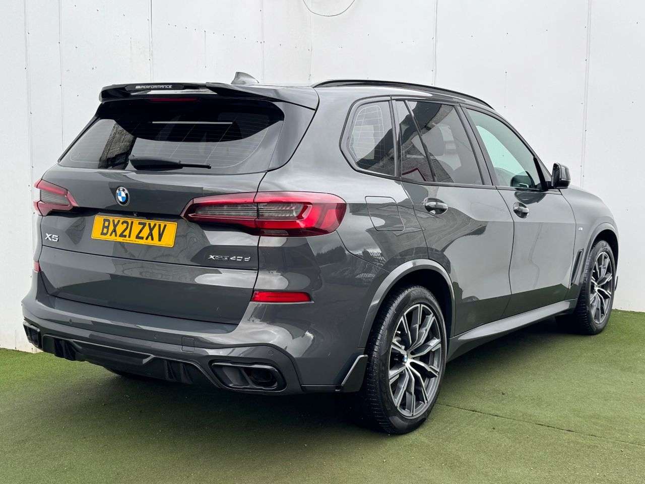 A 2021 BMW X5 3.0 40d MHT M Sport SUV 5dr Diesel Hybrid Auto xDrive Euro 6 (s/s) (340 ps) A 2021 BMW X5 3.0 40d MHT M Sport SUV 5dr Diesel Hybrid Auto xDrive Euro 6 (s/s) (340 ps)
