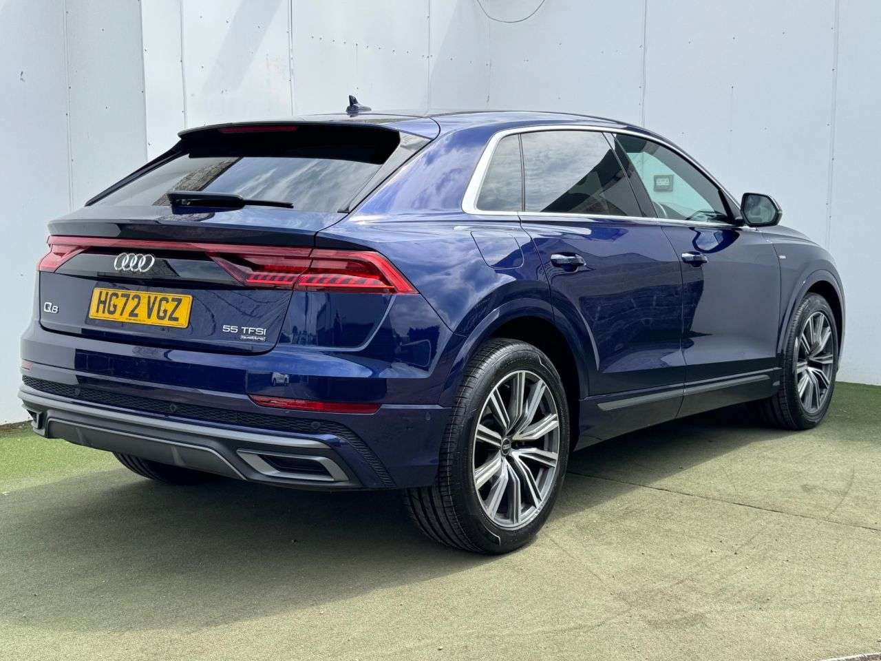A 2022 AUDI Q8 3.0 TFSI V6 55 S line SUV 5dr Petrol Tiptronic quattro Euro 6 (s/s) (340 ps A 2022 AUDI Q8 3.0 TFSI V6 55 S line SUV 5dr Petrol Tiptronic quattro Euro 6 (s/s) (340 ps