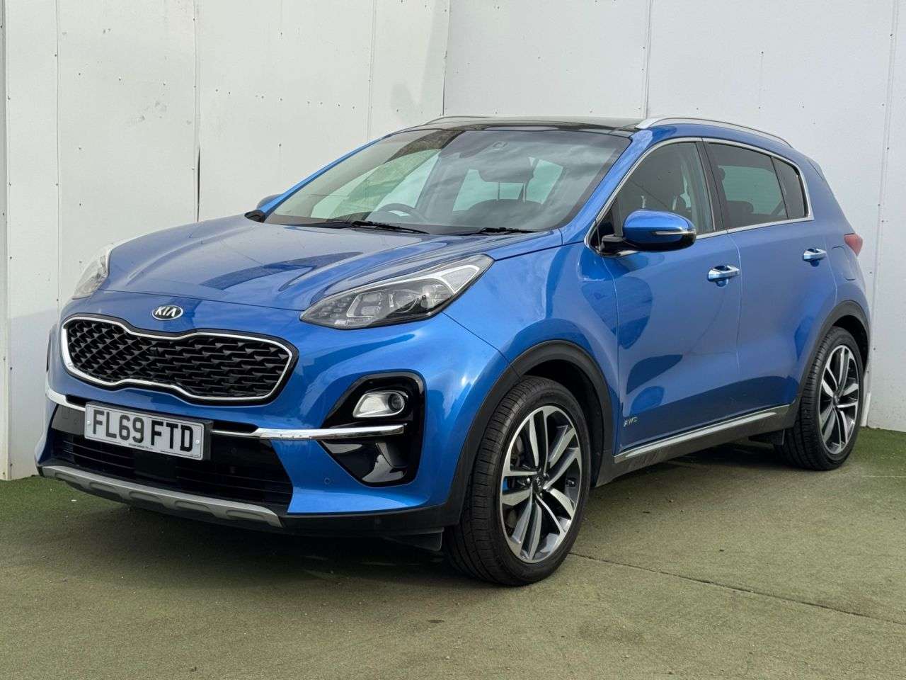 A 2019 KIA SPORTAGE 1.6 CRDi EcoDynamics+ 4 SUV 5dr Diesel Hybrid DCT AWD Euro 6 (s/s) (134 bhp A 2019 KIA SPORTAGE 1.6 CRDi EcoDynamics+ 4 SUV 5dr Diesel Hybrid DCT AWD Euro 6 (s/s) (134 bhp