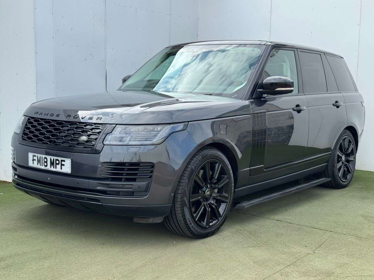 A 2018 LAND ROVER RANGE ROVER 2.0 P400e 12.4kWh Autobiography SUV 5dr Petrol Plug-in Hybrid Auto 4WD Euro A 2018 LAND ROVER RANGE ROVER 2.0 P400e 12.4kWh Autobiography SUV 5dr Petrol Plug-in Hybrid Auto 4WD Euro