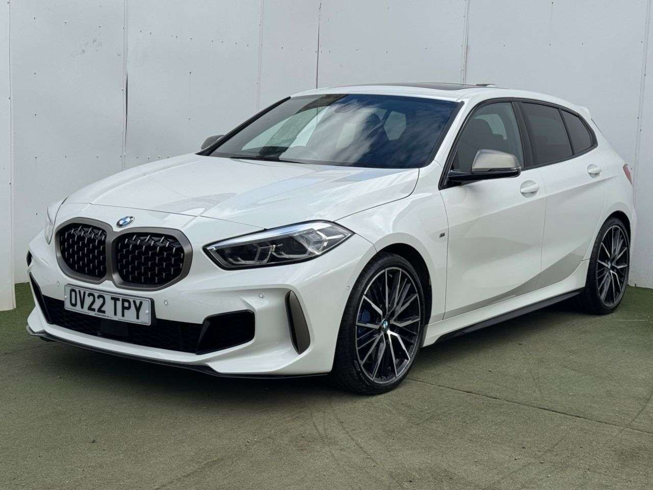 A 2022 BMW 1 SERIES 2.0 M135i Hatchback 5dr Petrol Auto xDrive Euro 6 (s/s) (306 ps) A 2022 BMW 1 SERIES 2.0 M135i Hatchback 5dr Petrol Auto xDrive Euro 6 (s/s) (306 ps)