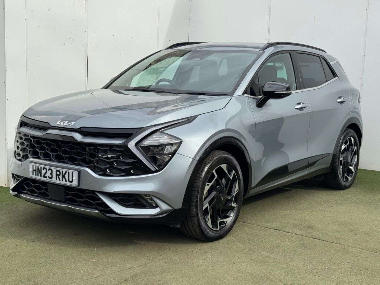 A 2023 KIA SPORTAGE 1.6 T-GDi MHEV GT-Line SUV 5dr Petrol Hybrid DCT Euro 6 (s/s) (148 bhp) A 2023 KIA SPORTAGE 1.6 T-GDi MHEV GT-Line SUV 5dr Petrol Hybrid DCT Euro 6 (s/s) (148 bhp)
