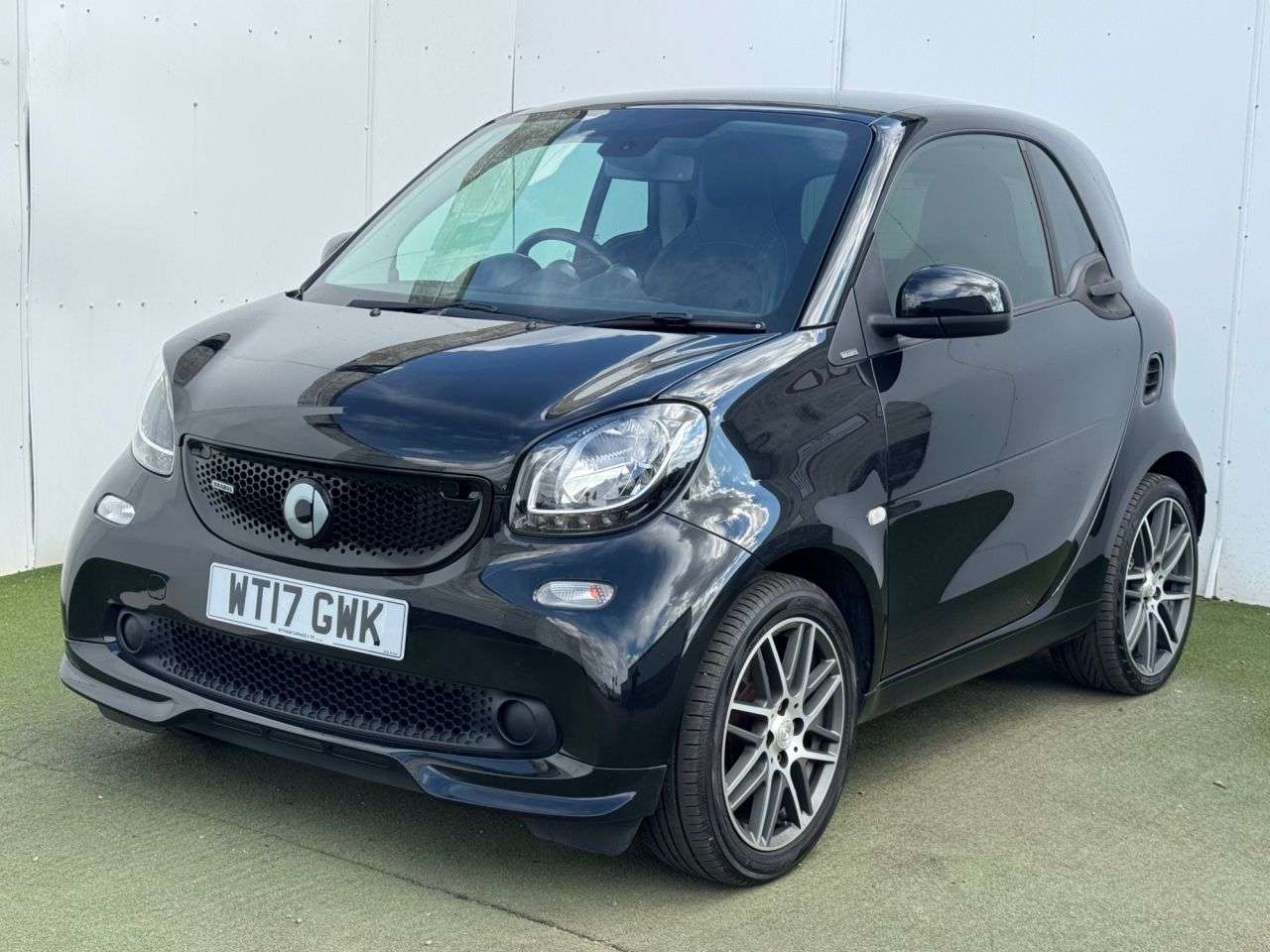 A 2017 SMART FORTWO 0.9T BRABUS (Premium) Coupe 2dr Petrol Twinamic Euro 6 (s/s) (109 ps) A 2017 SMART FORTWO 0.9T BRABUS (Premium) Coupe 2dr Petrol Twinamic Euro 6 (s/s) (109 ps)