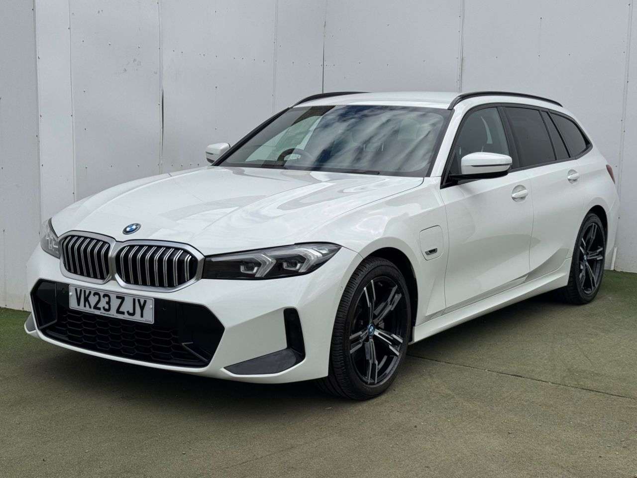 A 2023 BMW 3 SERIES 2.0 330e 12kWh M Sport Touring 5dr Petrol Plug-in Hybrid Auto Euro 6 (s/s) A 2023 BMW 3 SERIES 2.0 330e 12kWh M Sport Touring 5dr Petrol Plug-in Hybrid Auto Euro 6 (s/s)