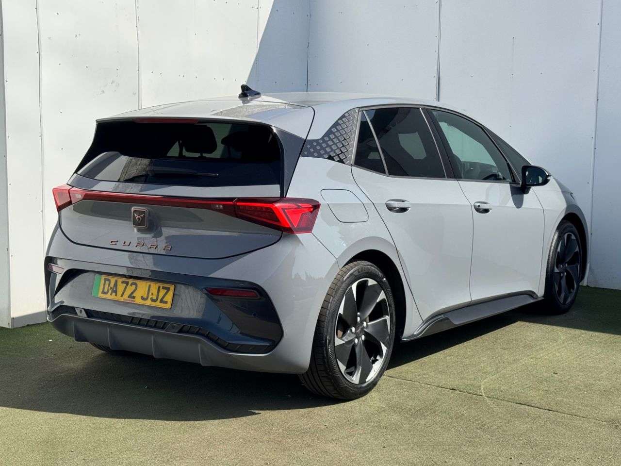 A 2022 CUPRA BORN 58kWh V2 Hatchback 5dr Electric Auto (204 ps) A 2022 CUPRA BORN 58kWh V2 Hatchback 5dr Electric Auto (204 ps)