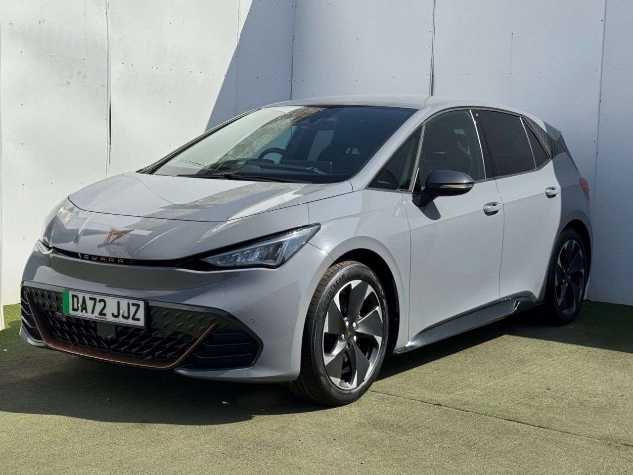 A 2022 CUPRA BORN 58kWh V2 Hatchback 5dr Electric Auto (204 ps) A 2022 CUPRA BORN 58kWh V2 Hatchback 5dr Electric Auto (204 ps)