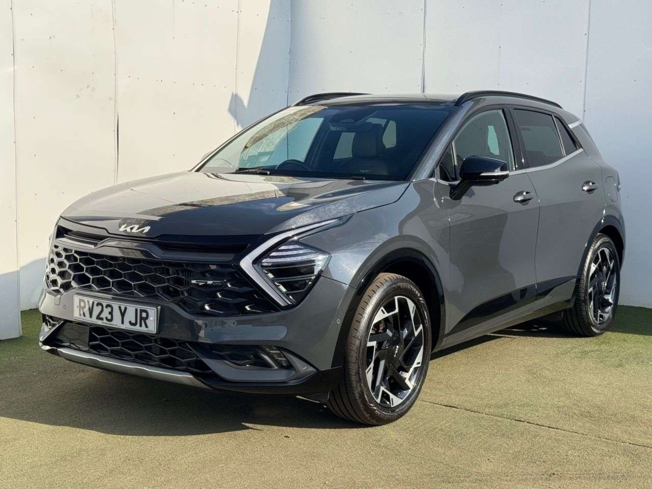 A 2023 KIA SPORTAGE 1.6 T-GDi 13.8kWh GT-Line S SUV 5dr Petrol Plug-in Hybrid Auto AWD Euro 6 ( A 2023 KIA SPORTAGE 1.6 T-GDi 13.8kWh GT-Line S SUV 5dr Petrol Plug-in Hybrid Auto AWD Euro 6 (