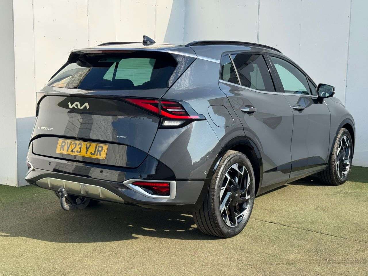 A 2023 KIA SPORTAGE 1.6 T-GDi 13.8kWh GT-Line S SUV 5dr Petrol Plug-in Hybrid Auto AWD Euro 6 ( A 2023 KIA SPORTAGE 1.6 T-GDi 13.8kWh GT-Line S SUV 5dr Petrol Plug-in Hybrid Auto AWD Euro 6 (