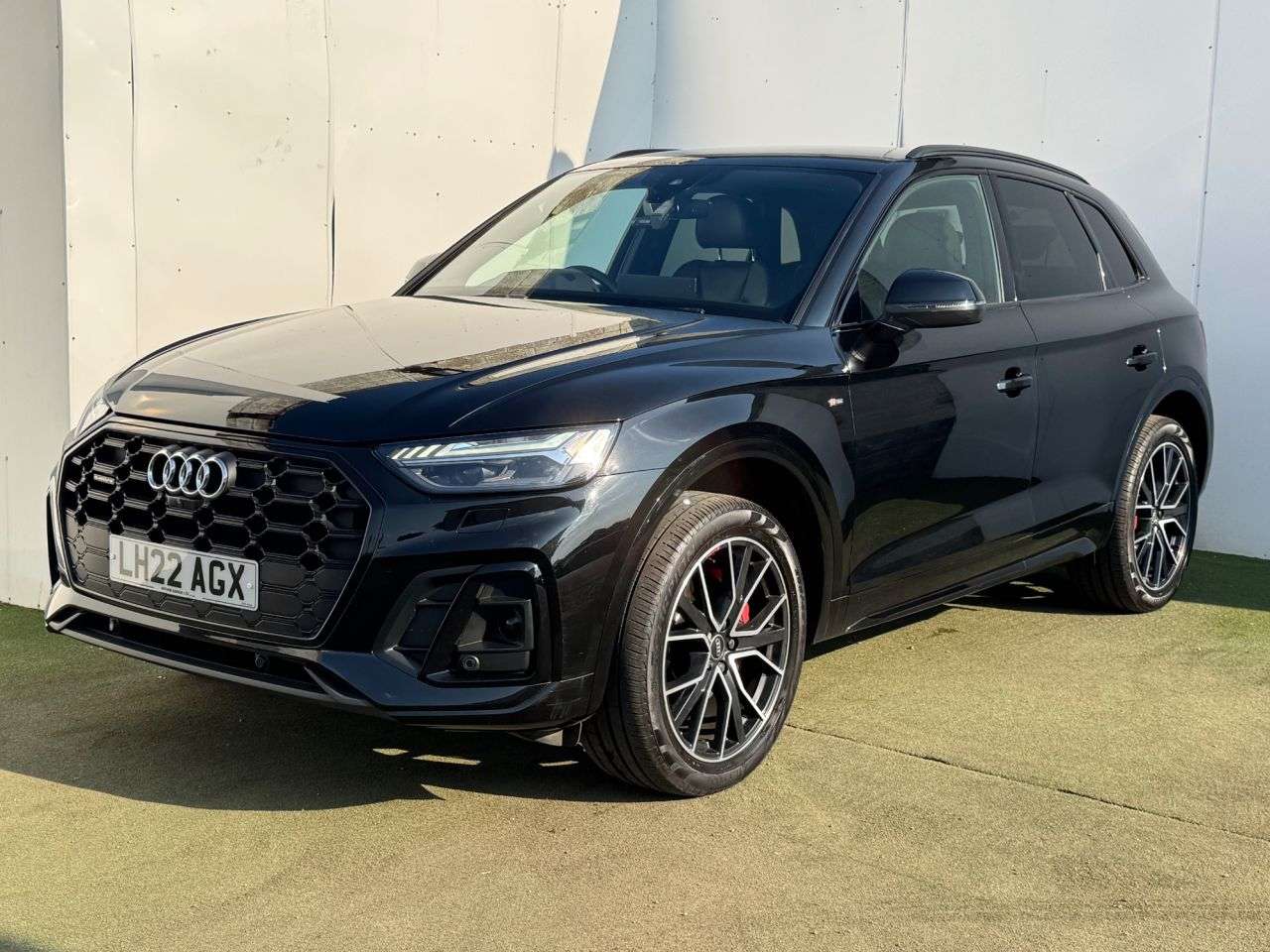 A 2022 AUDI Q5 2.0 TFSI 45 Edition 1 SUV 5dr Petrol S Tronic quattro Euro 6 (s/s) (265 ps) A 2022 AUDI Q5 2.0 TFSI 45 Edition 1 SUV 5dr Petrol S Tronic quattro Euro 6 (s/s) (265 ps)