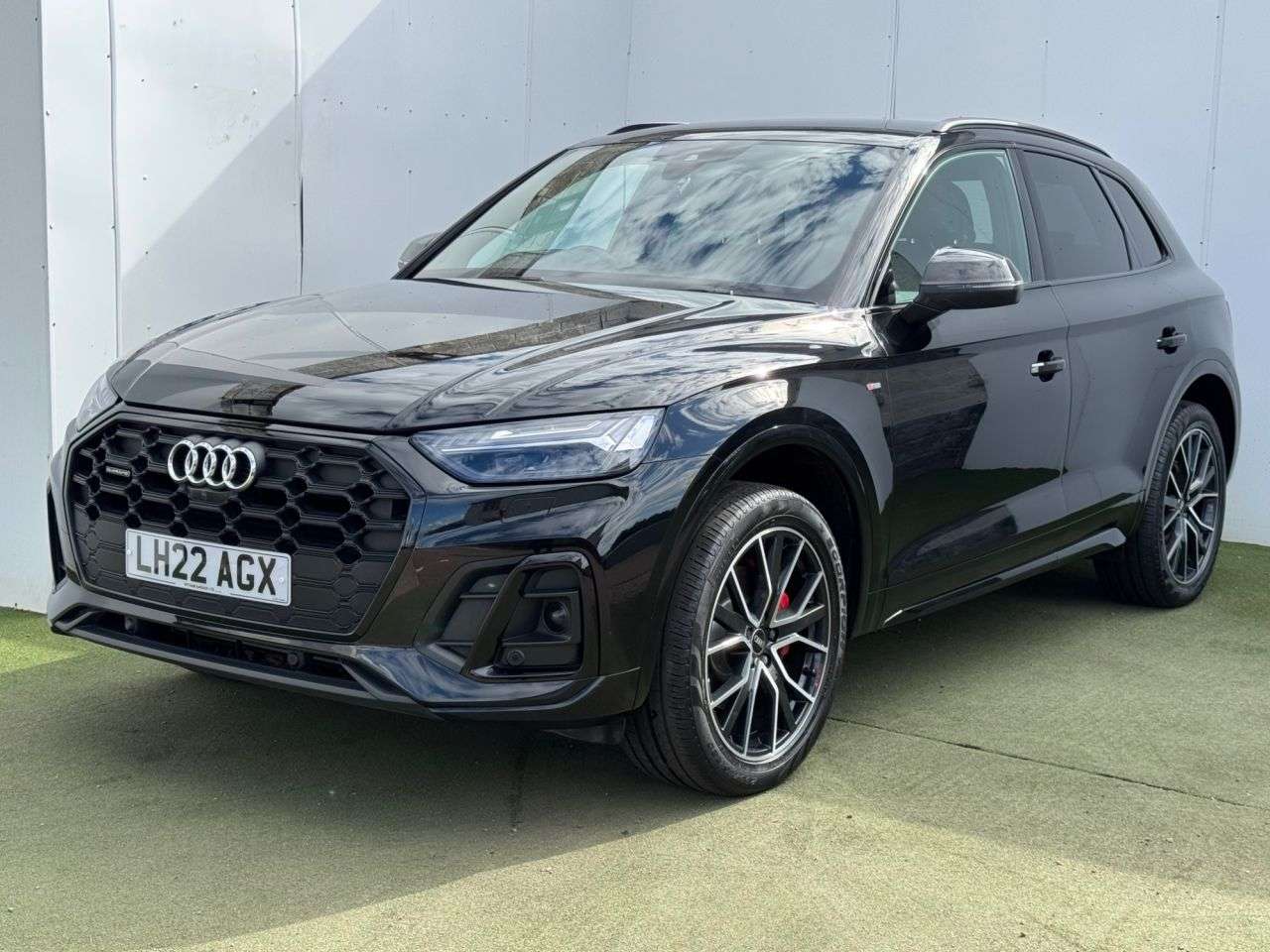 A 2022 AUDI Q5 2.0 TFSI 45 Edition 1 SUV 5dr Petrol S Tronic quattro Euro 6 (s/s) (265 ps) A 2022 AUDI Q5 2.0 TFSI 45 Edition 1 SUV 5dr Petrol S Tronic quattro Euro 6 (s/s) (265 ps)