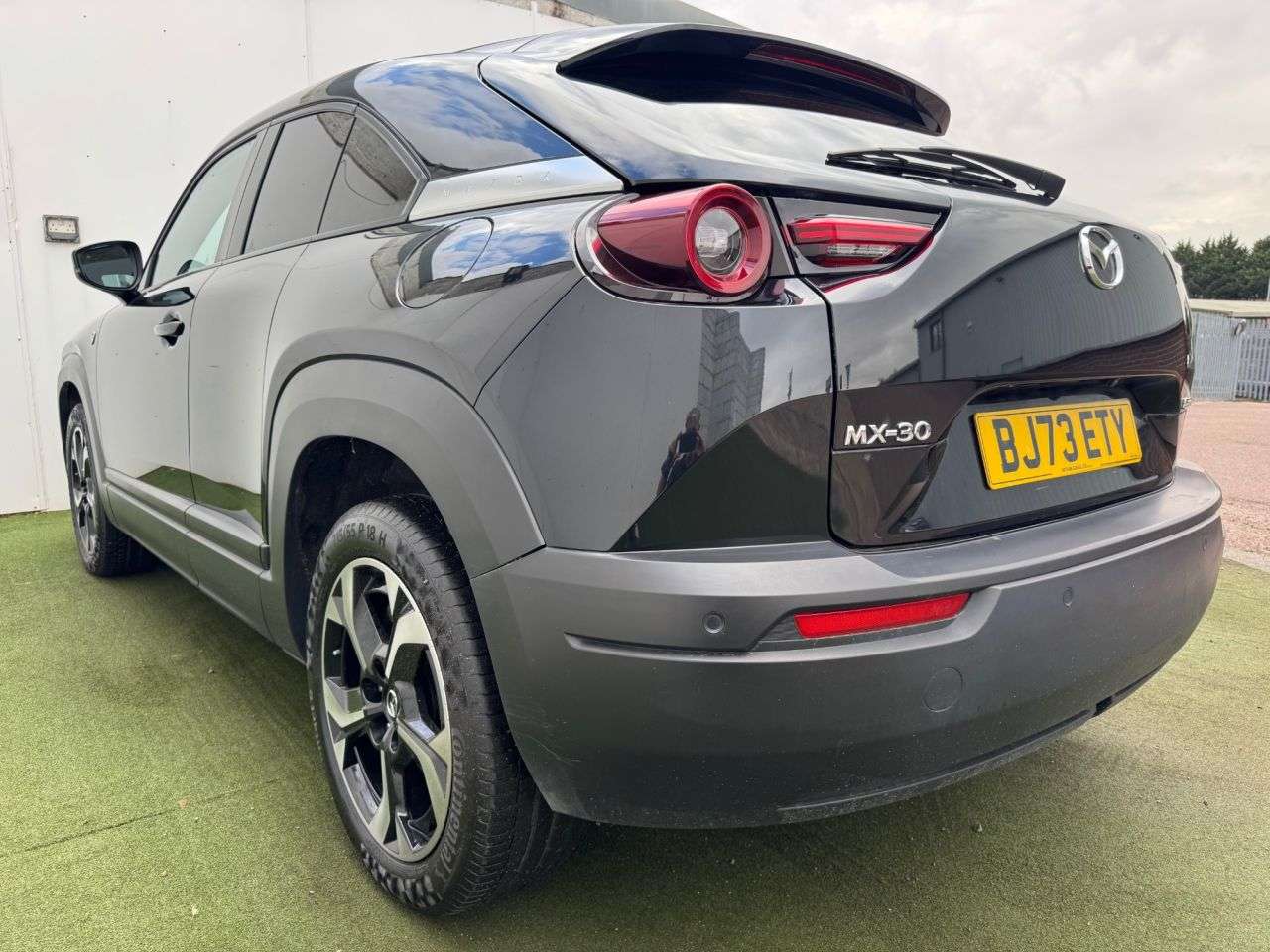 2023 MAZDA MX-30 2023 MAZDA MX-30