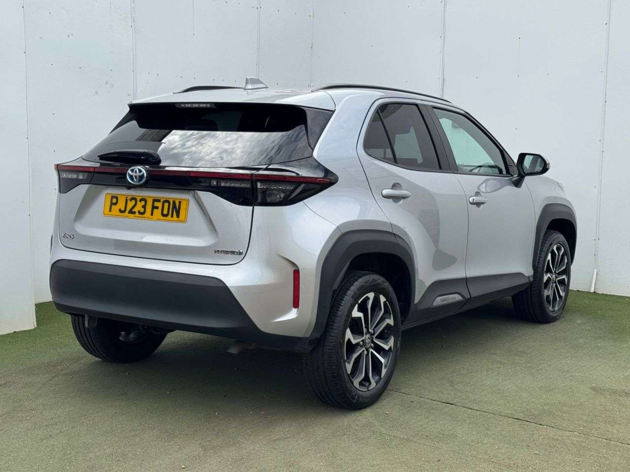 A 2023 TOYOTA YARIS CROSS 1.5 VVT-h Design SUV 5dr Petrol Hybrid E-CVT Euro 6 (s/s) (116 ps) 1 Owner A 2023 TOYOTA YARIS CROSS 1.5 VVT-h Design SUV 5dr Petrol Hybrid E-CVT Euro 6 (s/s) (116 ps) 1 Owner