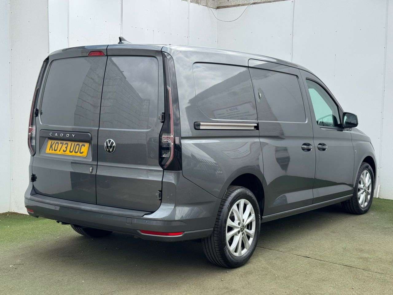 A 2024 VOLKSWAGEN CADDY MAXI 2.0 TDI C20 Commerce Pro Panel Van 6dr Diesel Manual LWB Euro 6 (s/s) (122 A 2024 VOLKSWAGEN CADDY MAXI 2.0 TDI C20 Commerce Pro Panel Van 6dr Diesel Manual LWB Euro 6 (s/s) (122