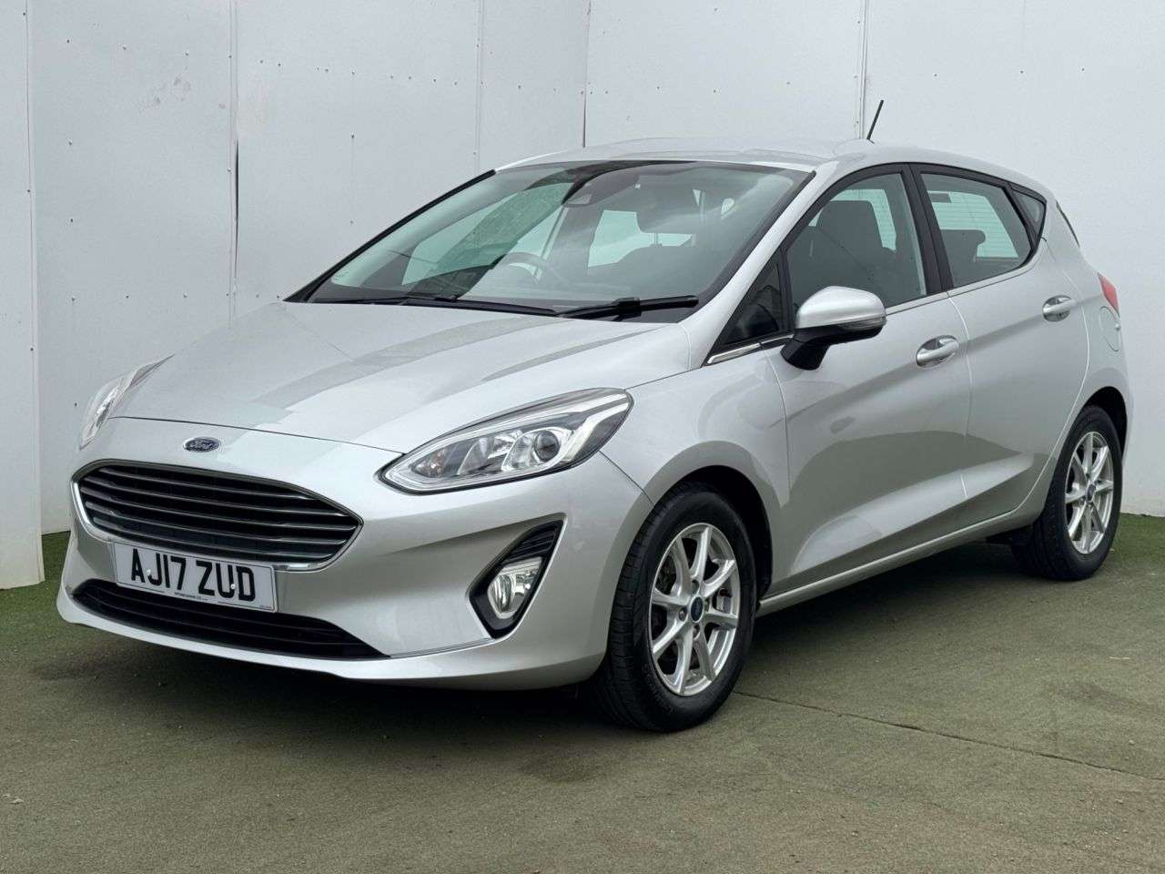 A 2017 FORD FIESTA 1.0T EcoBoost Zetec Hatchback 5dr Petrol Auto Euro 6 (s/s) (100 ps) A 2017 FORD FIESTA 1.0T EcoBoost Zetec Hatchback 5dr Petrol Auto Euro 6 (s/s) (100 ps)