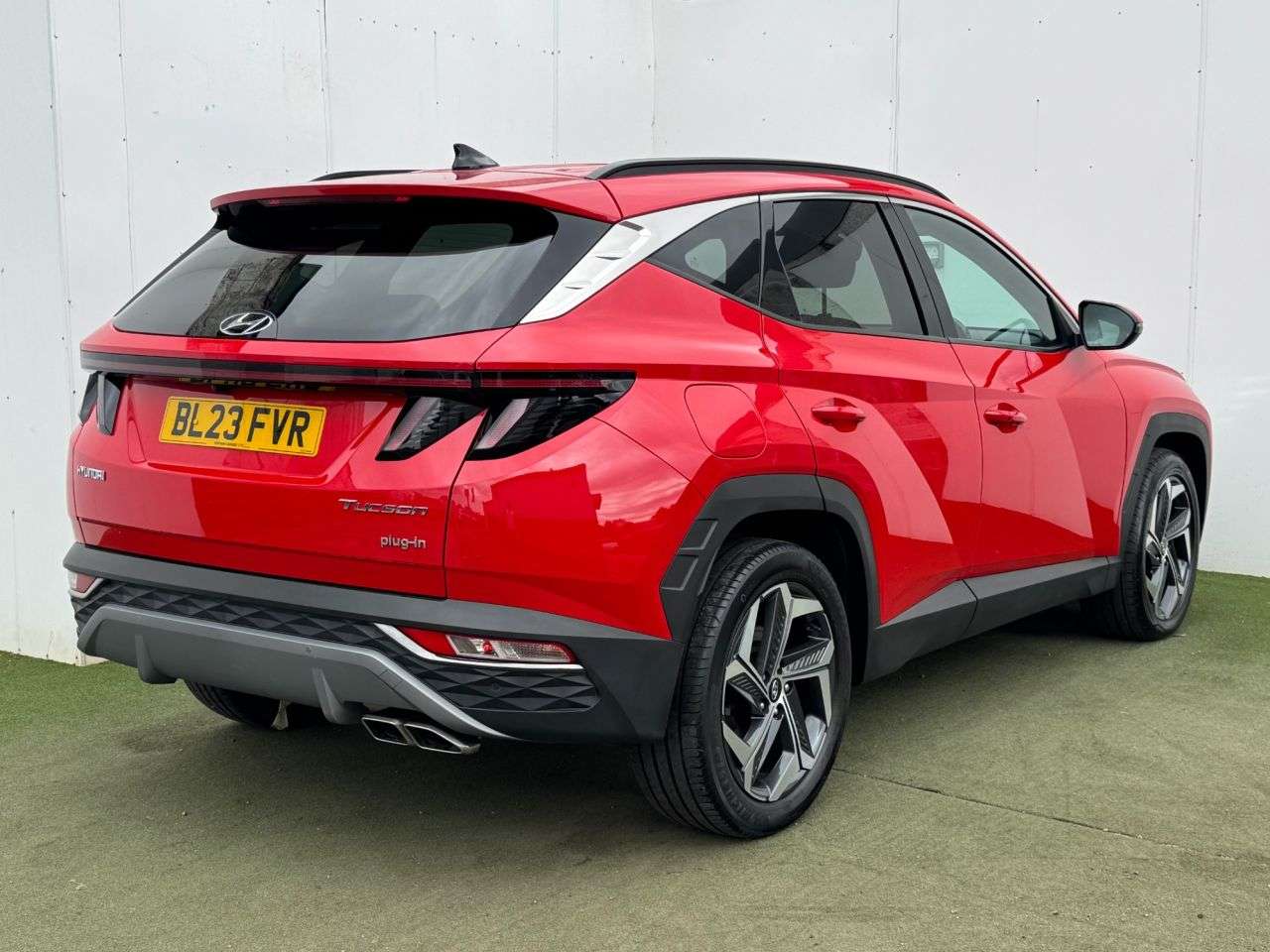 A 2023 HYUNDAI TUCSON 1.6 T-GDi 13.8kWh Premium SUV 5dr Petrol Plug-in Hybrid Auto 4WD Euro 6 (s/ A 2023 HYUNDAI TUCSON 1.6 T-GDi 13.8kWh Premium SUV 5dr Petrol Plug-in Hybrid Auto 4WD Euro 6 (s/