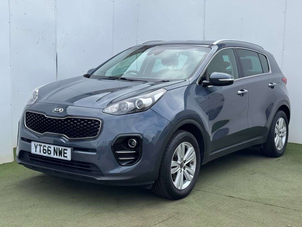A 2016 KIA SPORTAGE 1.7 CRDi 2 SUV 5dr Diesel Manual Euro 6 (s/s) (114 bhp) A 2016 KIA SPORTAGE 1.7 CRDi 2 SUV 5dr Diesel Manual Euro 6 (s/s) (114 bhp)