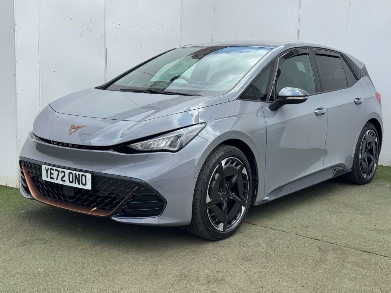A 2023 CUPRA BORN e-Boost 58kWh V3 Hatchback 5dr Electric Auto (230 ps) A 2023 CUPRA BORN e-Boost 58kWh V3 Hatchback 5dr Electric Auto (230 ps)