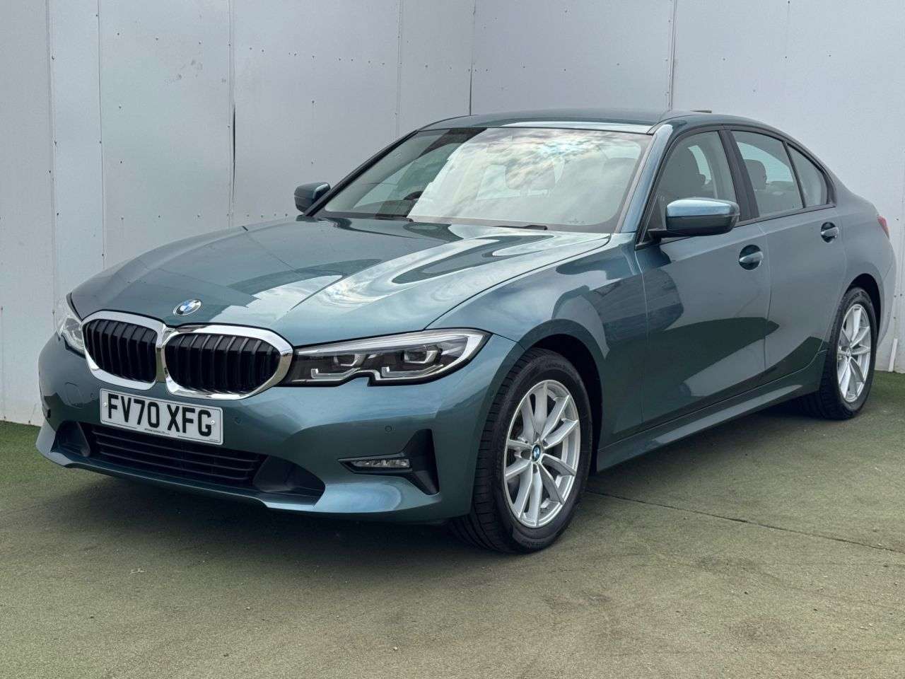A 2021 BMW 3 SERIES 2.0 320d MHT SE Saloon 4dr Diesel Hybrid Auto xDrive Euro 6 (s/s) (190 ps) A 2021 BMW 3 SERIES 2.0 320d MHT SE Saloon 4dr Diesel Hybrid Auto xDrive Euro 6 (s/s) (190 ps)