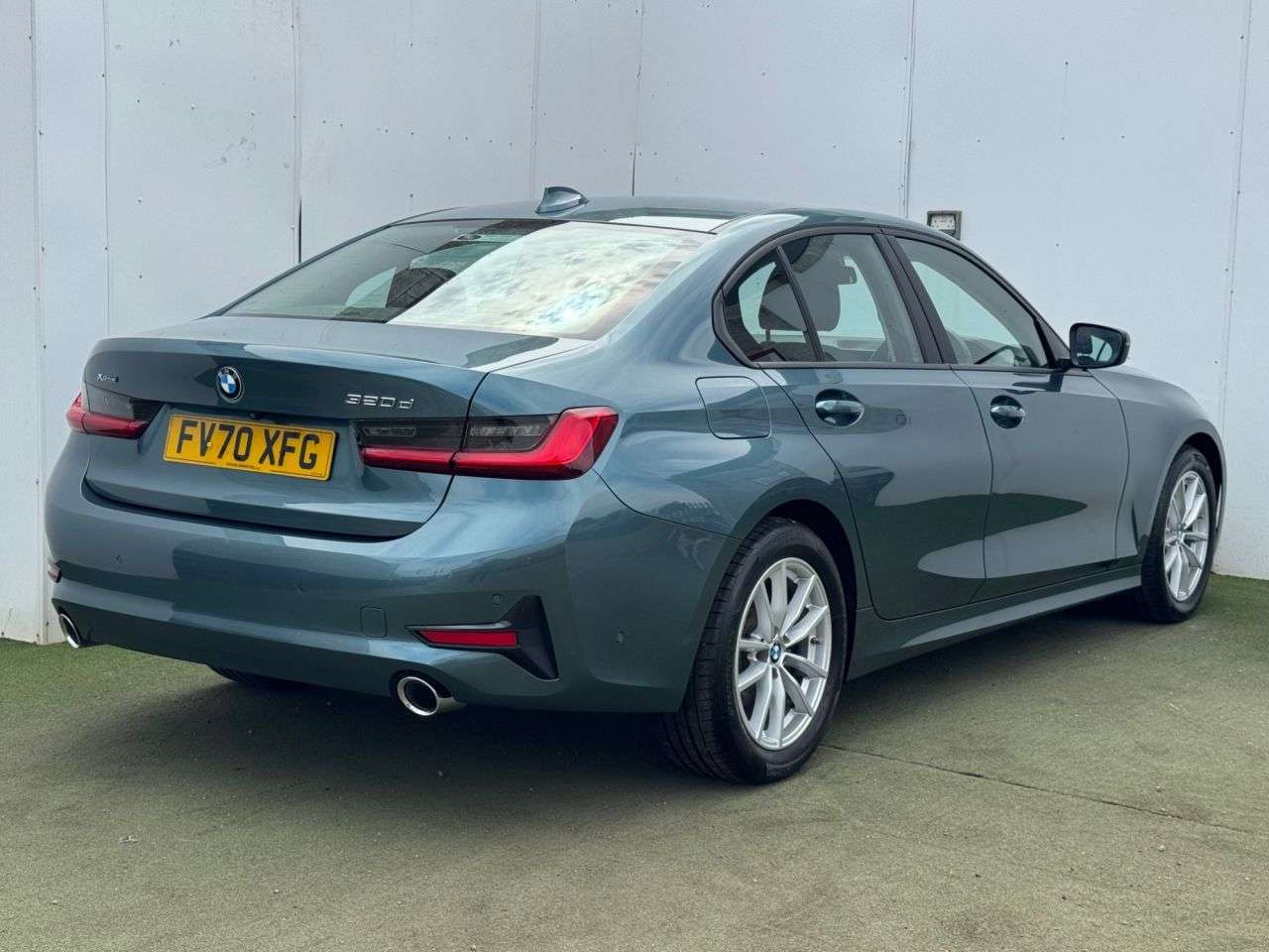 A 2021 BMW 3 SERIES 2.0 320d MHT SE Saloon 4dr Diesel Hybrid Auto xDrive Euro 6 (s/s) (190 ps) A 2021 BMW 3 SERIES 2.0 320d MHT SE Saloon 4dr Diesel Hybrid Auto xDrive Euro 6 (s/s) (190 ps)