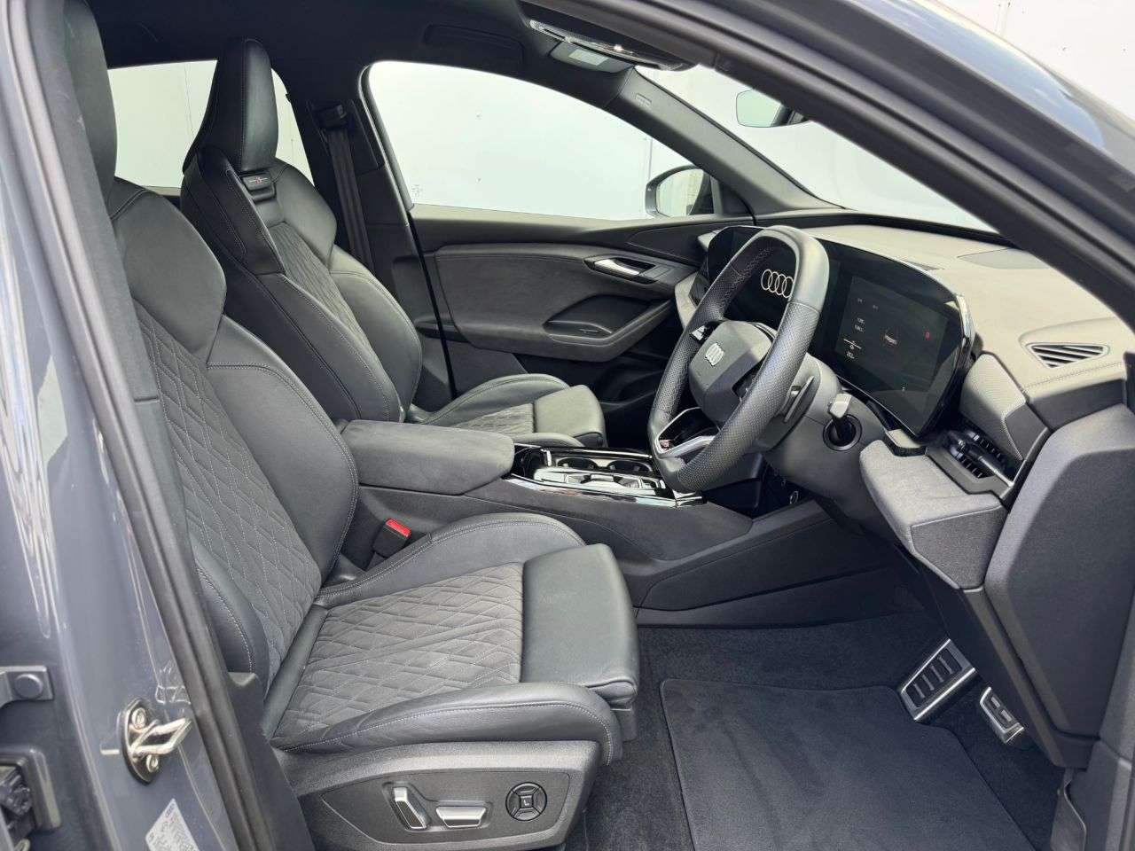 2025 AUDI Q6 E-TRON 2025 AUDI Q6 E-TRON