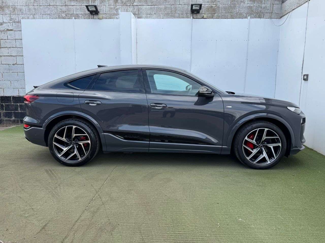 2025 AUDI Q6 E-TRON 2025 AUDI Q6 E-TRON