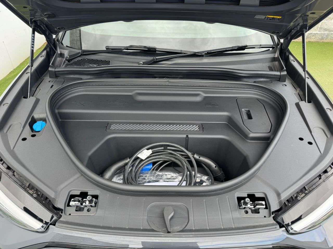 2025 AUDI Q6 E-TRON 2025 AUDI Q6 E-TRON
