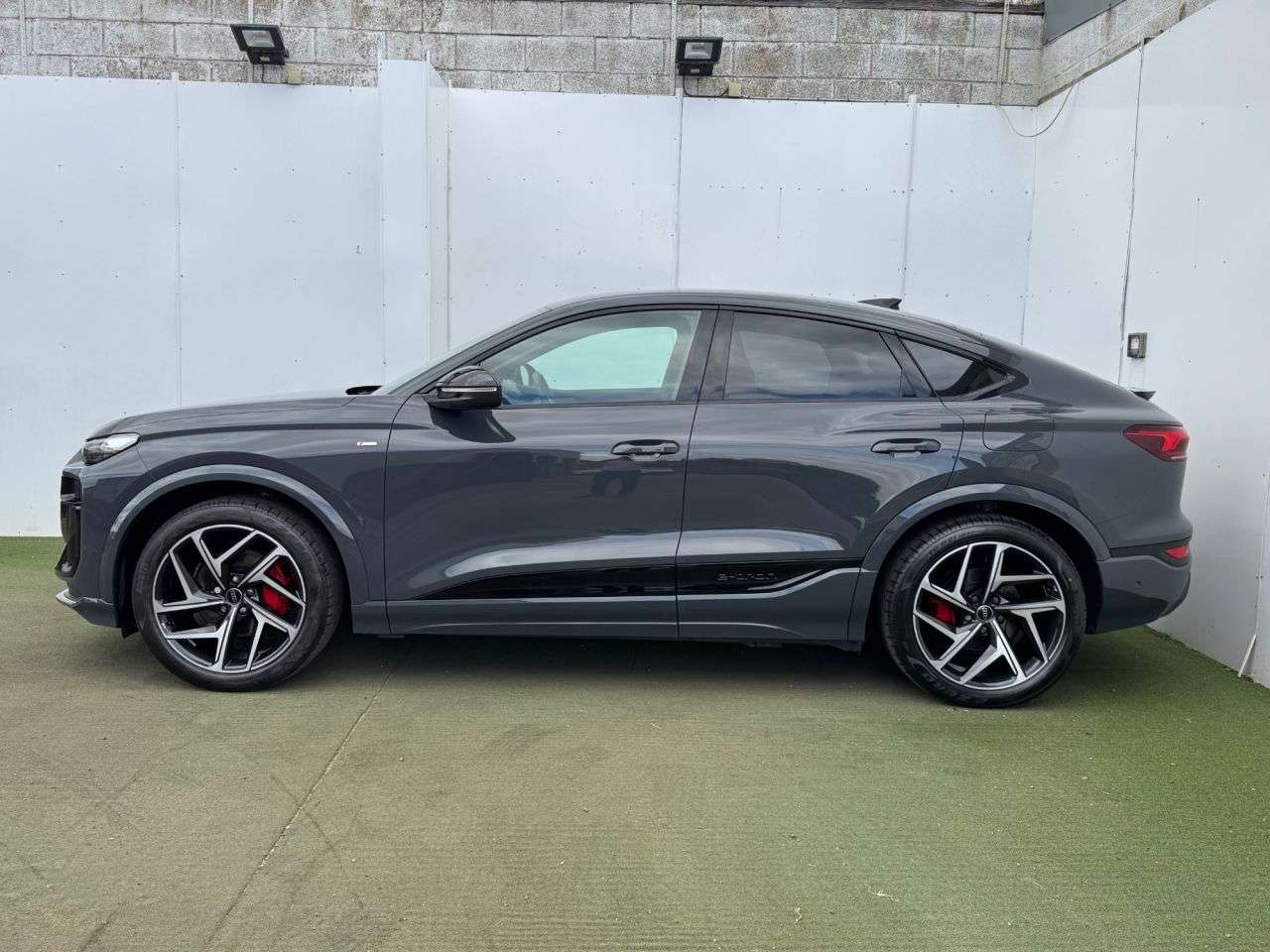 2025 AUDI Q6 E-TRON 2025 AUDI Q6 E-TRON