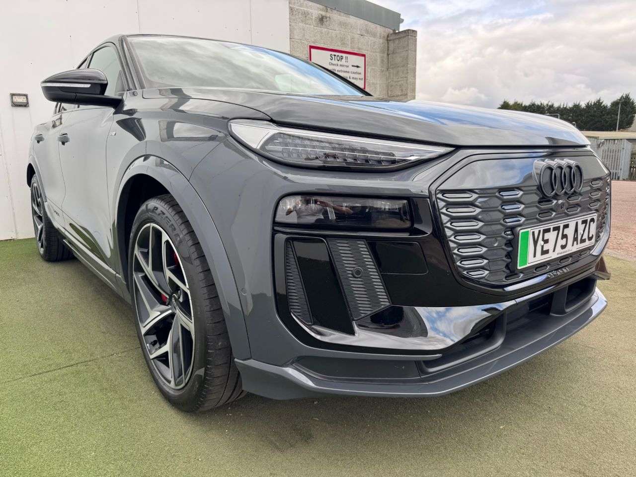 2025 AUDI Q6 E-TRON 2025 AUDI Q6 E-TRON