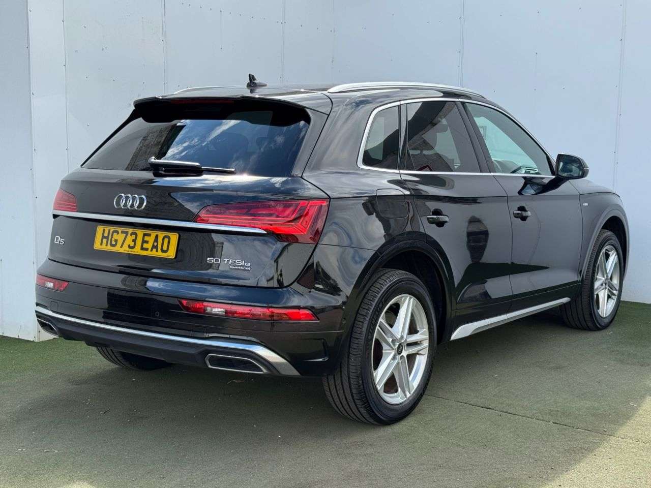 A 2023 AUDI Q5 2.0 TFSIe 50 S line SUV 5dr Petrol Plug-in Hybrid S Tronic quattro Euro 6 ( A 2023 AUDI Q5 2.0 TFSIe 50 S line SUV 5dr Petrol Plug-in Hybrid S Tronic quattro Euro 6 (