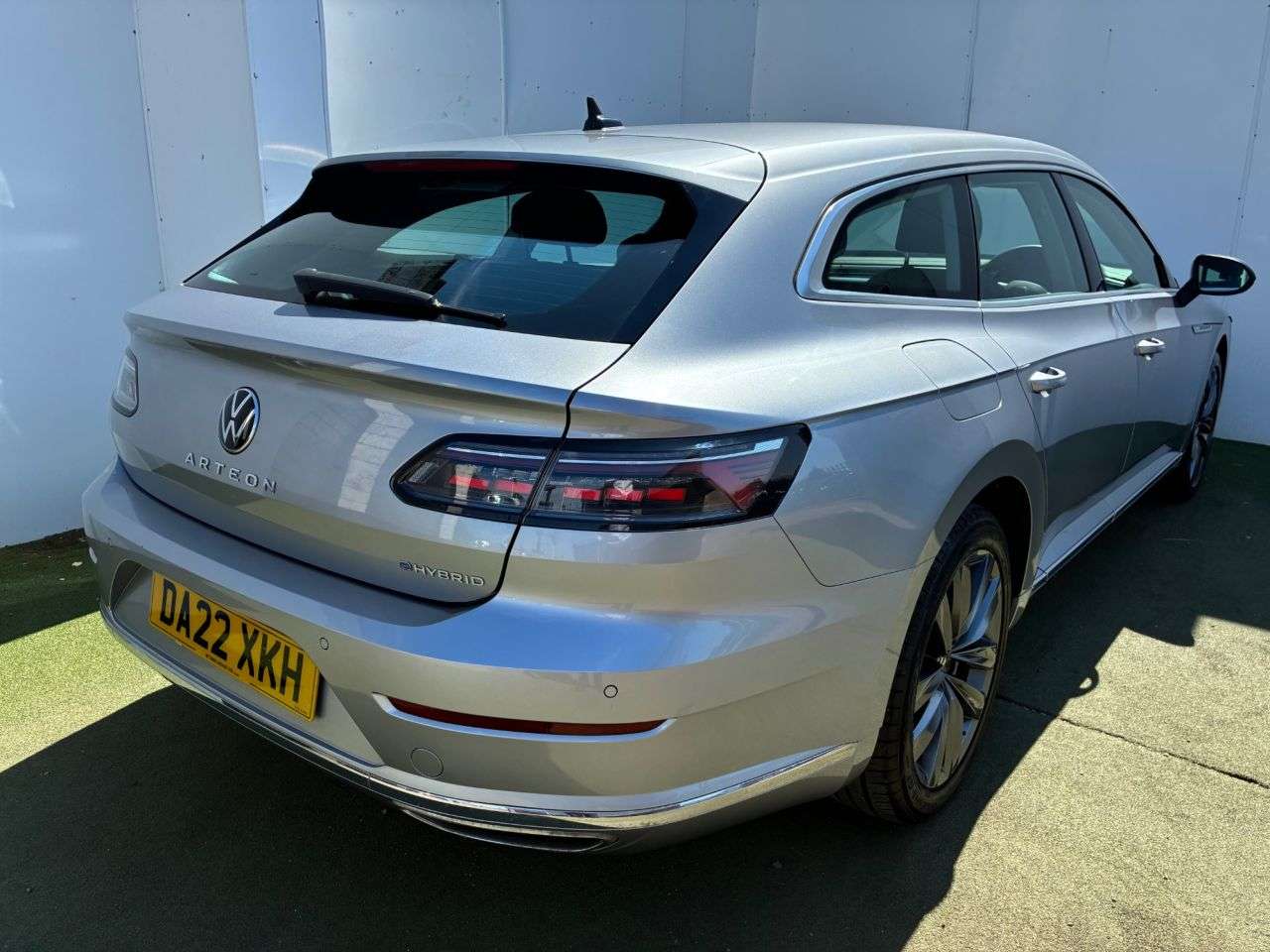 A 2022 VOLKSWAGEN ARTEON 1.4 TSI 13kWh Elegance Shooting Brake 5dr Petrol Plug-in Hybrid DSG Euro 6 A 2022 VOLKSWAGEN ARTEON 1.4 TSI 13kWh Elegance Shooting Brake 5dr Petrol Plug-in Hybrid DSG Euro 6