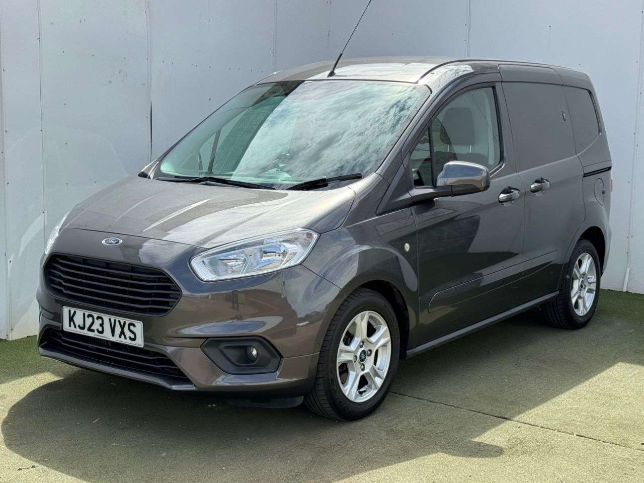 A 2023 FORD TRANSIT COURIER 1.0 EcoBoost Limited Panel Van 5dr Petrol Manual L1 Euro 6 (100 ps) A 2023 FORD TRANSIT COURIER 1.0 EcoBoost Limited Panel Van 5dr Petrol Manual L1 Euro 6 (100 ps)
