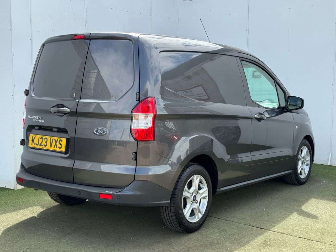 A 2023 FORD TRANSIT COURIER 1.0 EcoBoost Limited Panel Van 5dr Petrol Manual L1 Euro 6 (100 ps) A 2023 FORD TRANSIT COURIER 1.0 EcoBoost Limited Panel Van 5dr Petrol Manual L1 Euro 6 (100 ps)