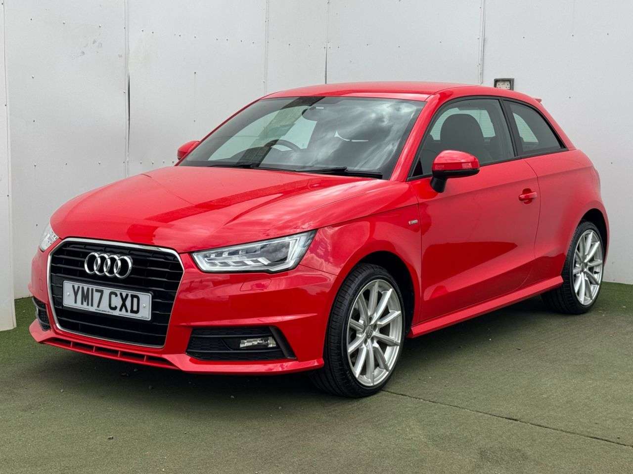A 2017 AUDI A1 1.6 TDI S line Hatchback 3dr Diesel Manual Euro 6 (s/s) (116 ps) A 2017 AUDI A1 1.6 TDI S line Hatchback 3dr Diesel Manual Euro 6 (s/s) (116 ps)