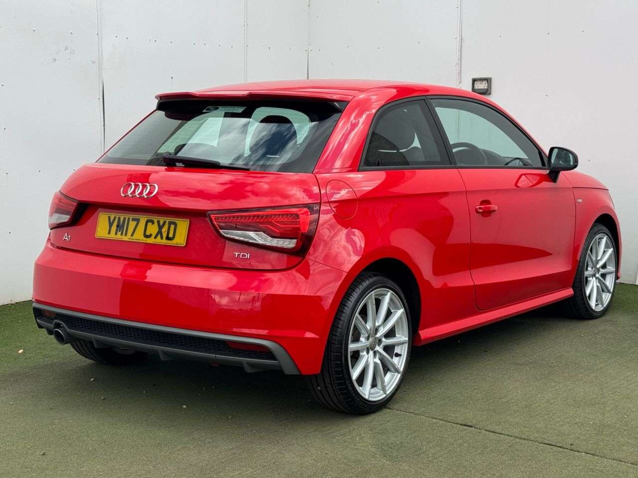 A 2017 AUDI A1 1.6 TDI S line Hatchback 3dr Diesel Manual Euro 6 (s/s) (116 ps) A 2017 AUDI A1 1.6 TDI S line Hatchback 3dr Diesel Manual Euro 6 (s/s) (116 ps)