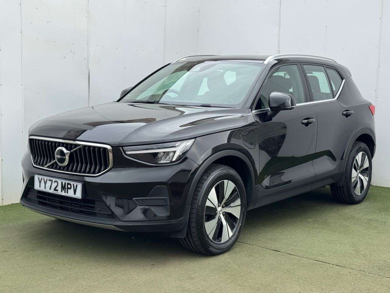 A 2022 VOLVO XC40 1.5h T4 Recharge 10.7kWh Core SUV 5dr Petrol Plug-in Hybrid Auto Euro 6 (s/ A 2022 VOLVO XC40 1.5h T4 Recharge 10.7kWh Core SUV 5dr Petrol Plug-in Hybrid Auto Euro 6 (s/