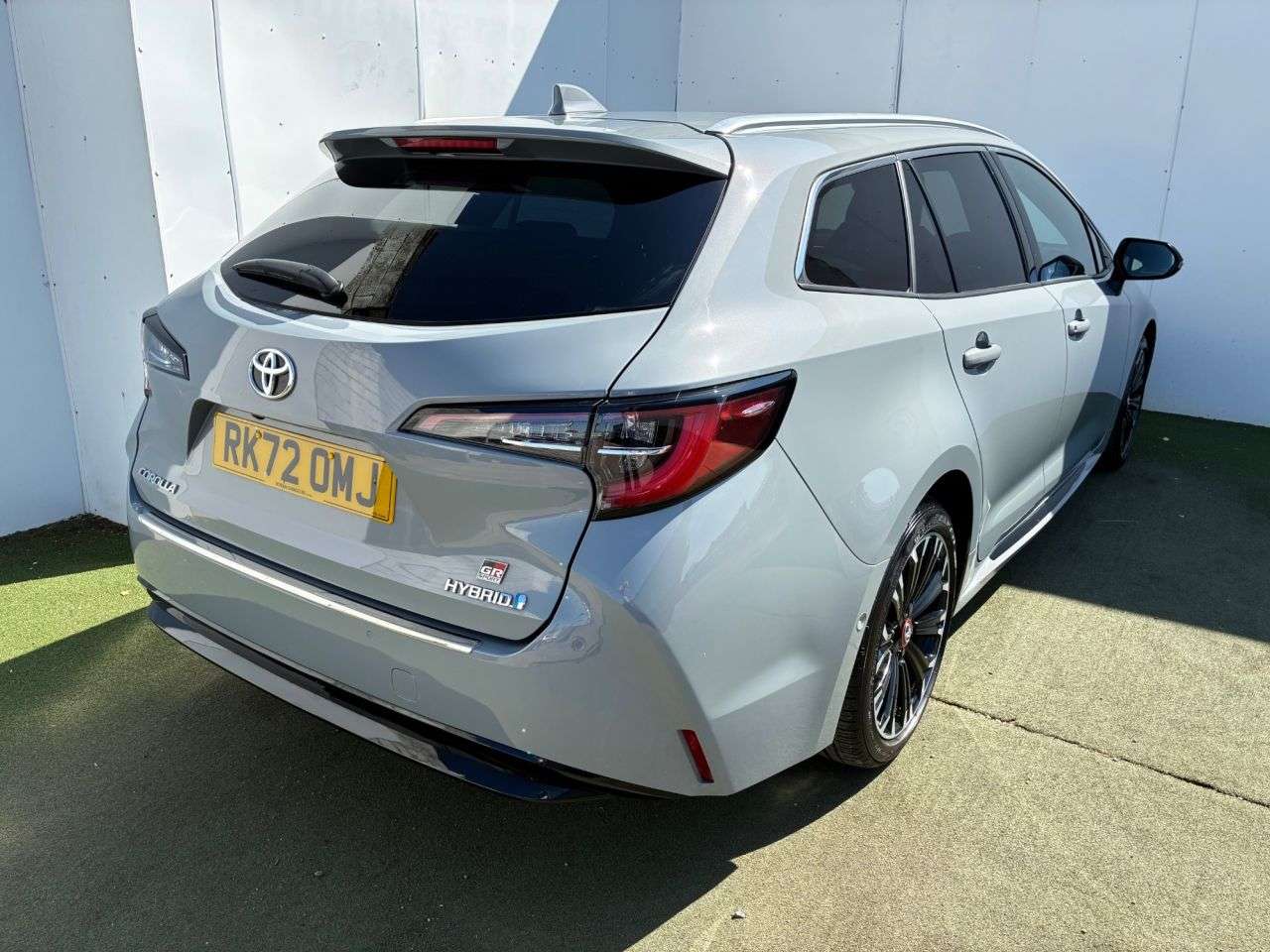 A 2023 TOYOTA COROLLA 1.8 VVT-h GR SPORT Touring Sports 5dr Petrol Hybrid CVT Euro 6 (s/s) (140 p A 2023 TOYOTA COROLLA 1.8 VVT-h GR SPORT Touring Sports 5dr Petrol Hybrid CVT Euro 6 (s/s) (140 p