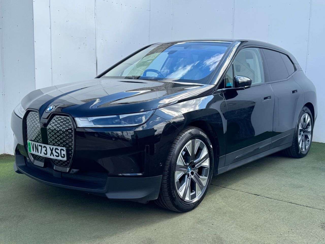 A 2024 BMW IX 40 76.6kWh Sport SUV 5dr Electric Auto xDrive (11kW Charger) (326 ps) A 2024 BMW IX 40 76.6kWh Sport SUV 5dr Electric Auto xDrive (11kW Charger) (326 ps)