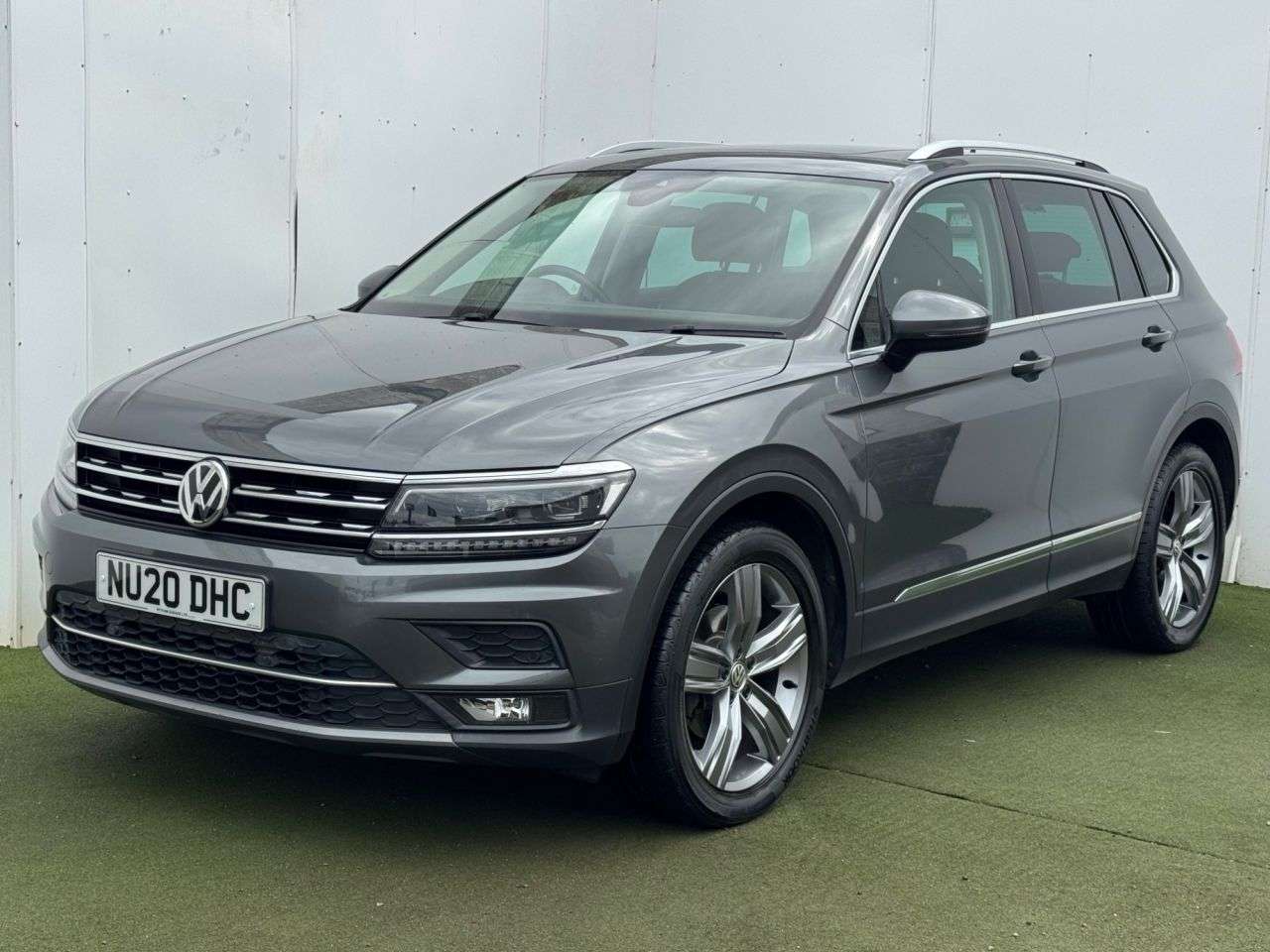 A 2020 VOLKSWAGEN TIGUAN 2.0 TDI SEL SUV 5dr Diesel DSG 4Motion Euro 6 (s/s) (150 ps) A 2020 VOLKSWAGEN TIGUAN 2.0 TDI SEL SUV 5dr Diesel DSG 4Motion Euro 6 (s/s) (150 ps)