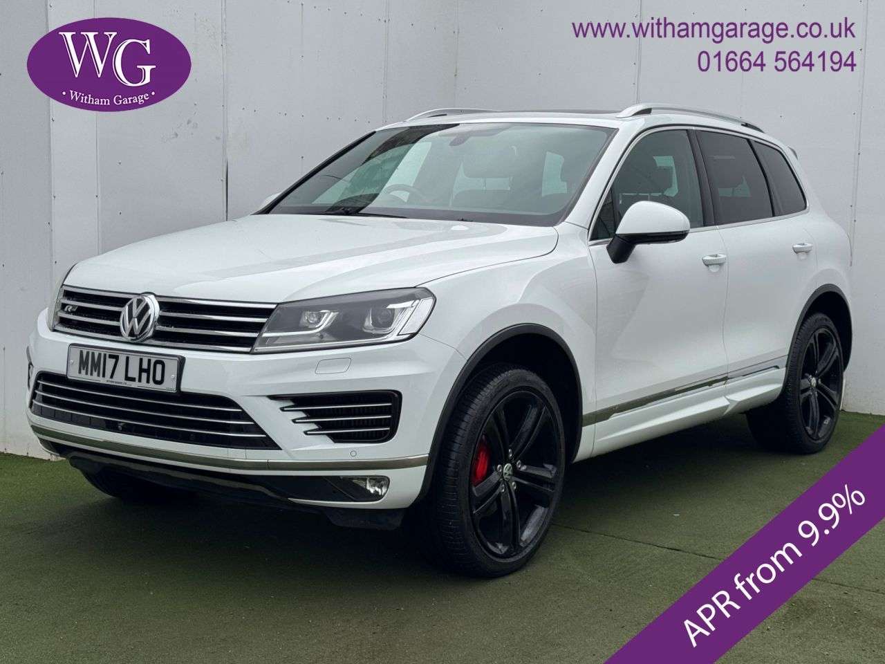A 2017 VOLKSWAGEN TOUAREG 3.0 TDI V6 BlueMotion Tech R-Line Plus SUV 5dr Diesel Tiptronic 4WD Euro 6 A 2017 VOLKSWAGEN TOUAREG 3.0 TDI V6 BlueMotion Tech R-Line Plus SUV 5dr Diesel Tiptronic 4WD Euro 6