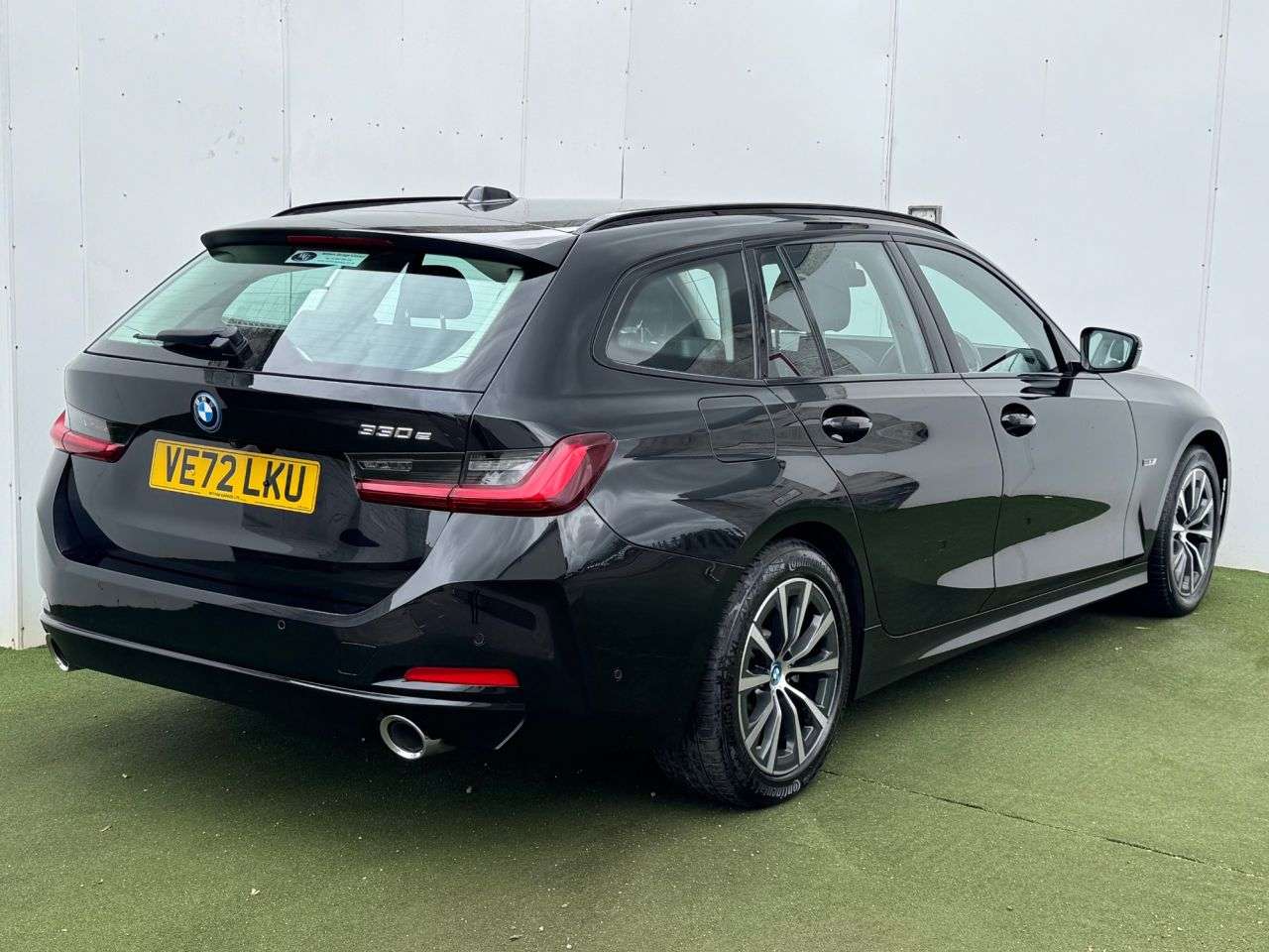 A 2023 BMW 3 SERIES 2.0 330e 12kWh Sport Touring 5dr Petrol Plug-in Hybrid Auto Euro 6 (s/s) (2 A 2023 BMW 3 SERIES 2.0 330e 12kWh Sport Touring 5dr Petrol Plug-in Hybrid Auto Euro 6 (s/s) (2
