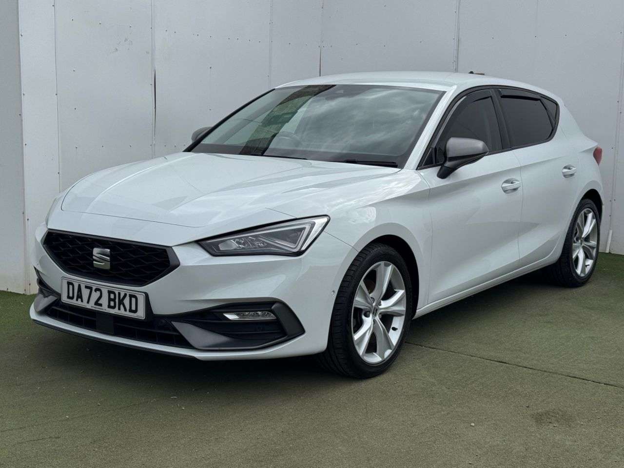 A 2022 SEAT LEON 1.0 TSI EVO FR Hatchback 5dr Petrol Manual Euro 6 (s/s) (110 ps) A 2022 SEAT LEON 1.0 TSI EVO FR Hatchback 5dr Petrol Manual Euro 6 (s/s) (110 ps)