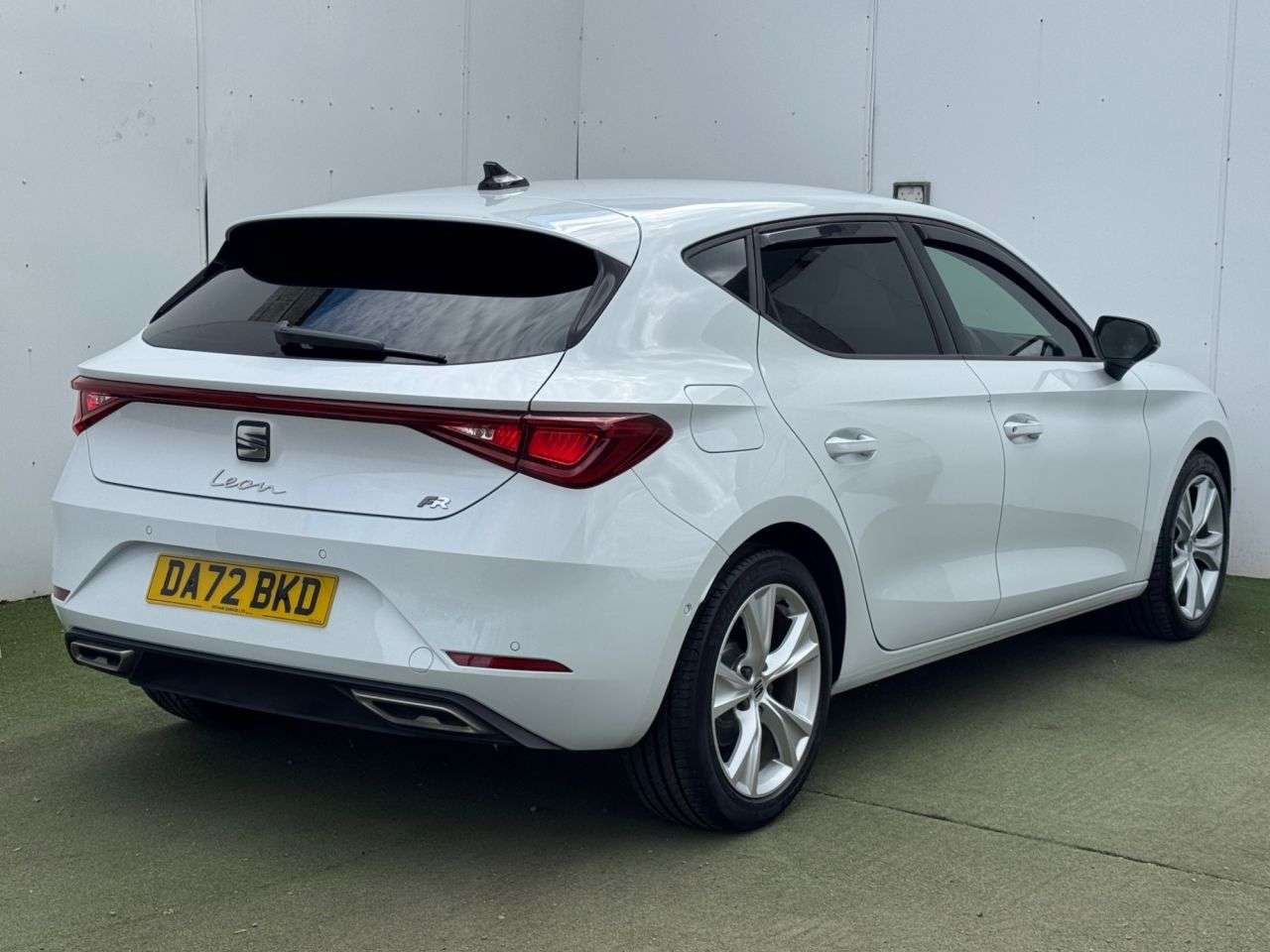 A 2022 SEAT LEON 1.0 TSI EVO FR Hatchback 5dr Petrol Manual Euro 6 (s/s) (110 ps) A 2022 SEAT LEON 1.0 TSI EVO FR Hatchback 5dr Petrol Manual Euro 6 (s/s) (110 ps)