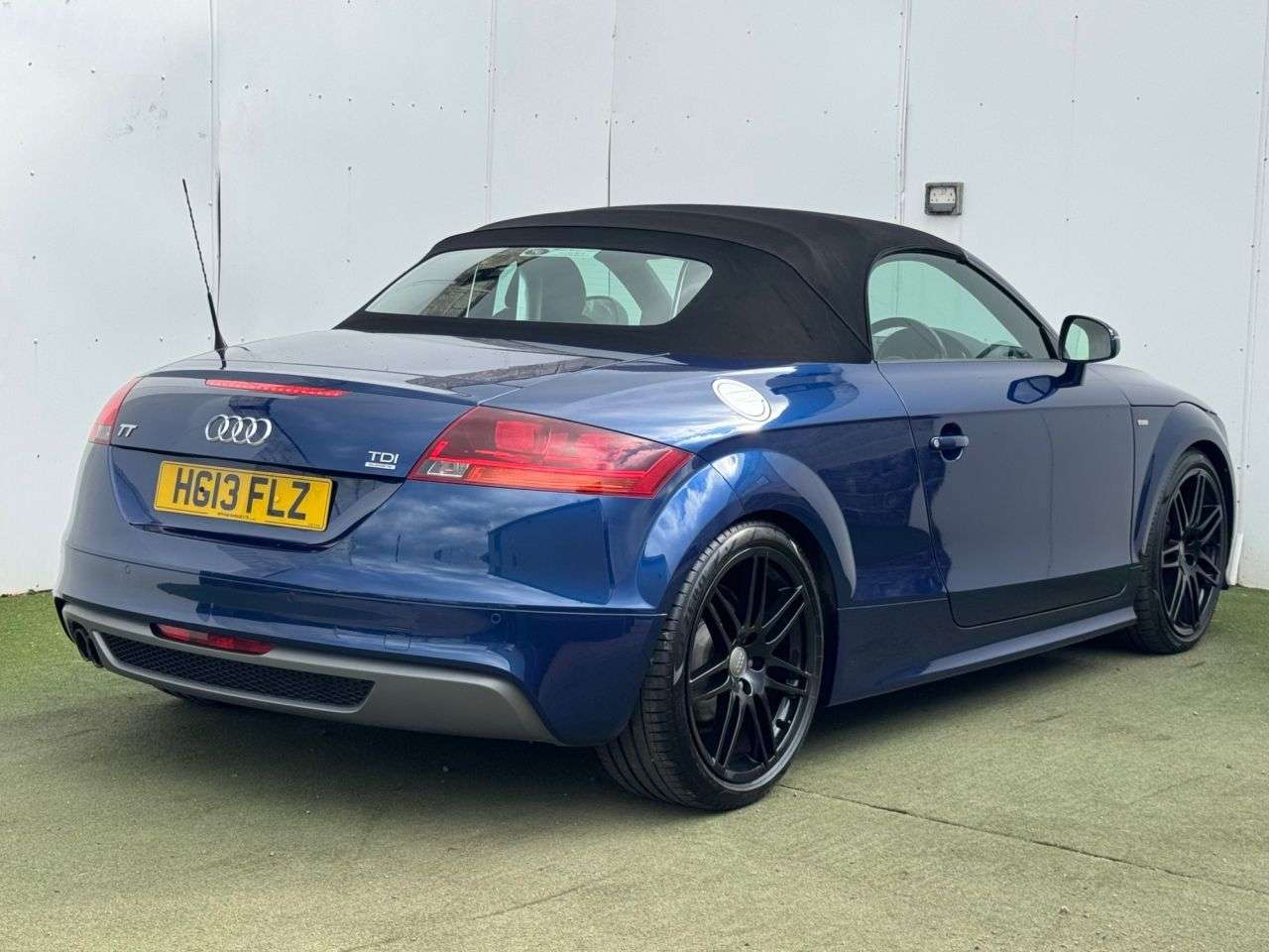 A 2013 AUDI TT 2.0 TDI Black Edition Roadster 2dr Diesel Manual quattro Euro 5 (170 ps) A 2013 AUDI TT 2.0 TDI Black Edition Roadster 2dr Diesel Manual quattro Euro 5 (170 ps)