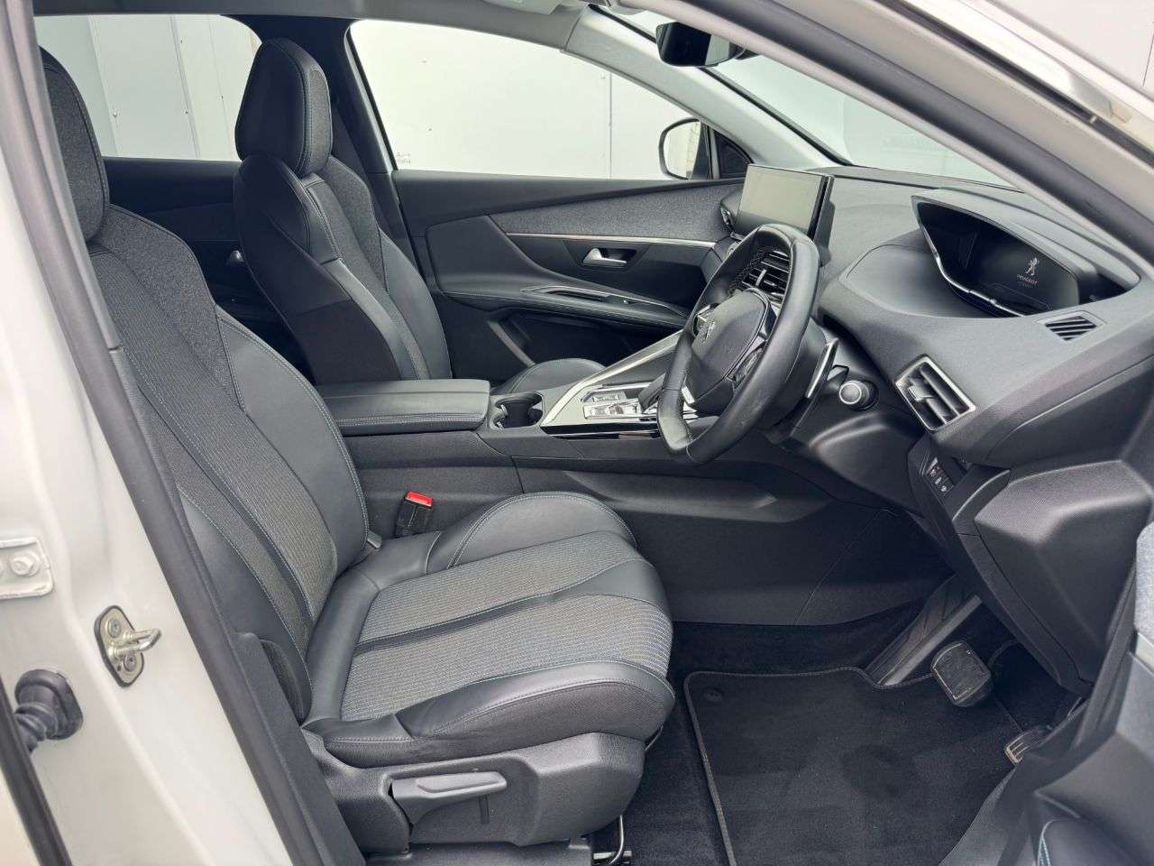 2022 PEUGEOT 3008 2022 PEUGEOT 3008