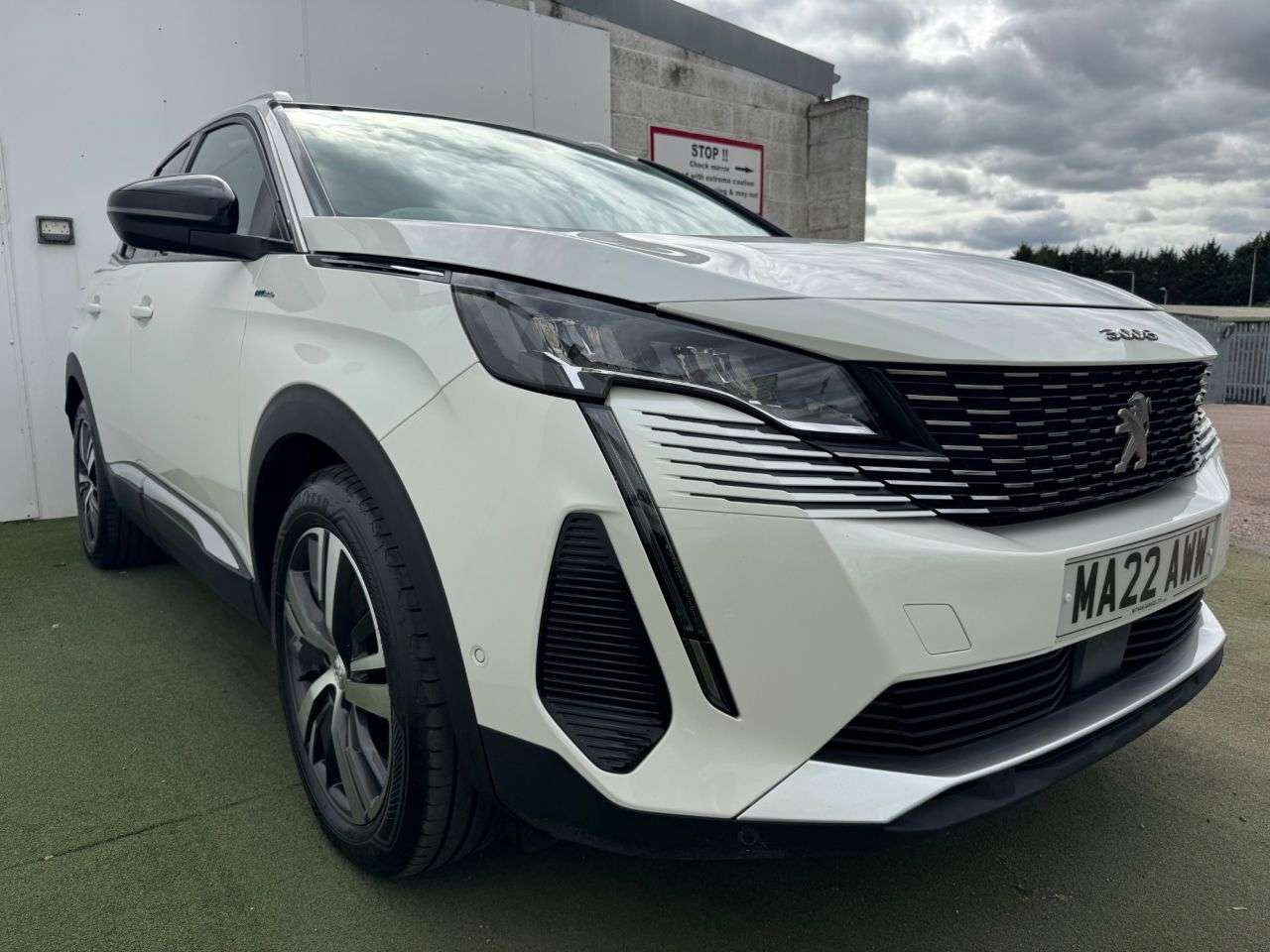 2022 PEUGEOT 3008 2022 PEUGEOT 3008