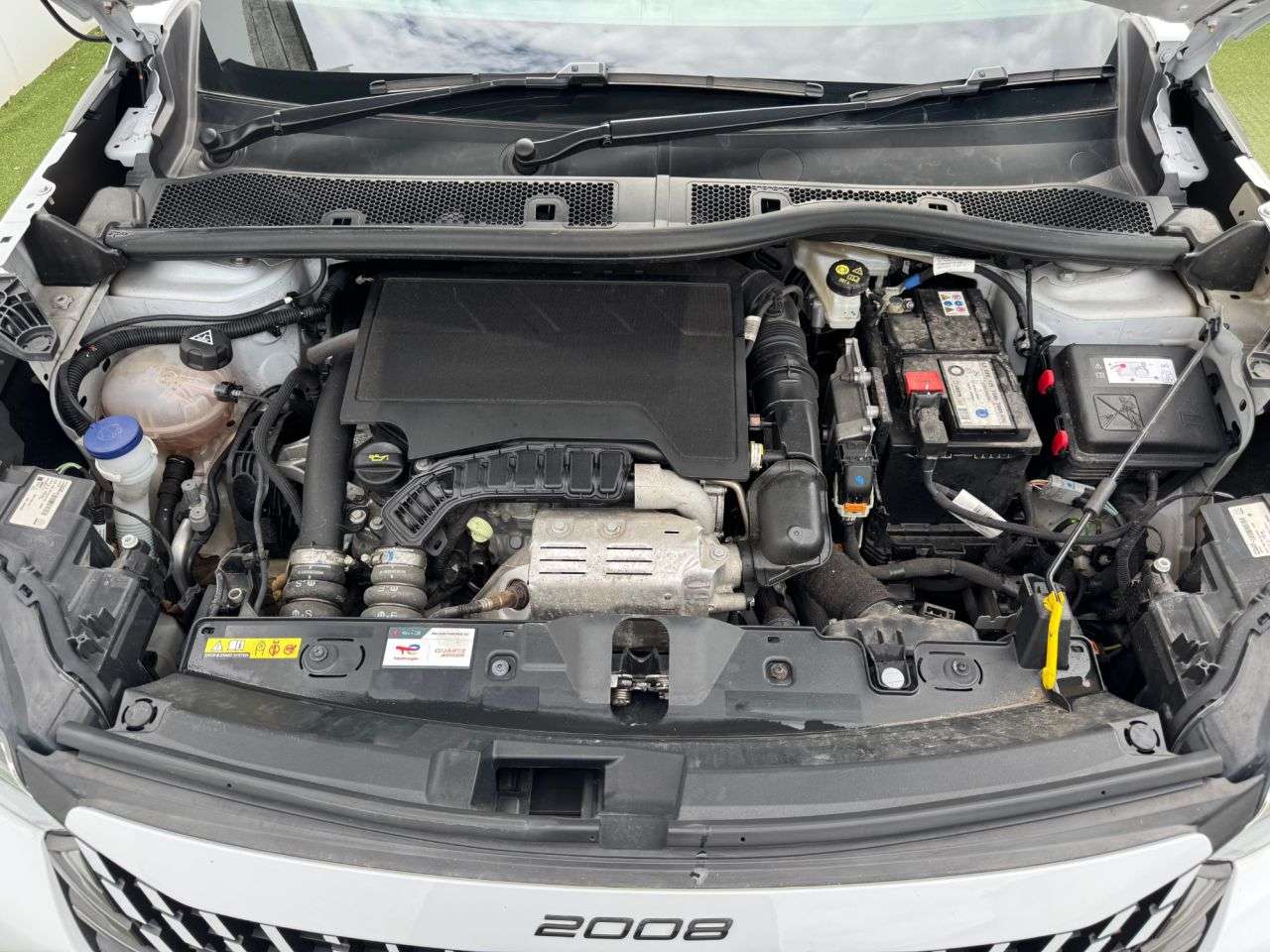 2024 PEUGEOT 2008 2024 PEUGEOT 2008